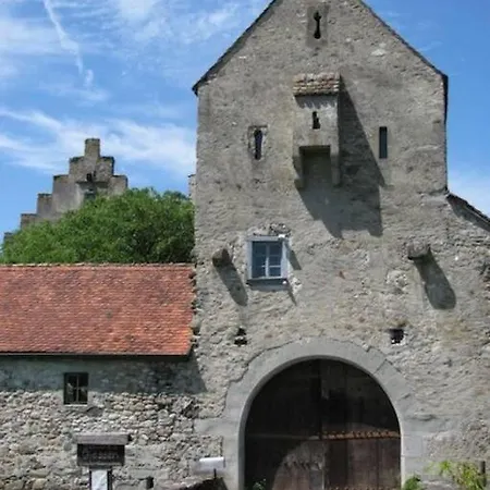 Apartament Urlaub In Der Burg Am Bodensee *